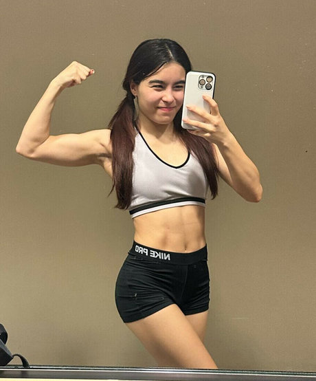 imnamipeaches naked onlyfans