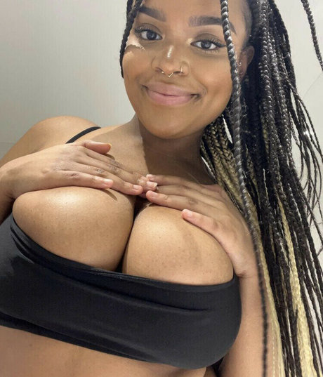 Hell0kittyevie naked only fans