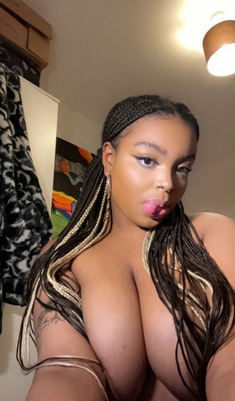 Hell0kittyevie onlyfans posts