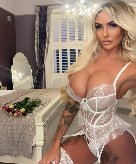 Debbie Clarkson onlyfans leak