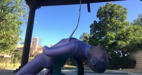 onnaloves only fans naked