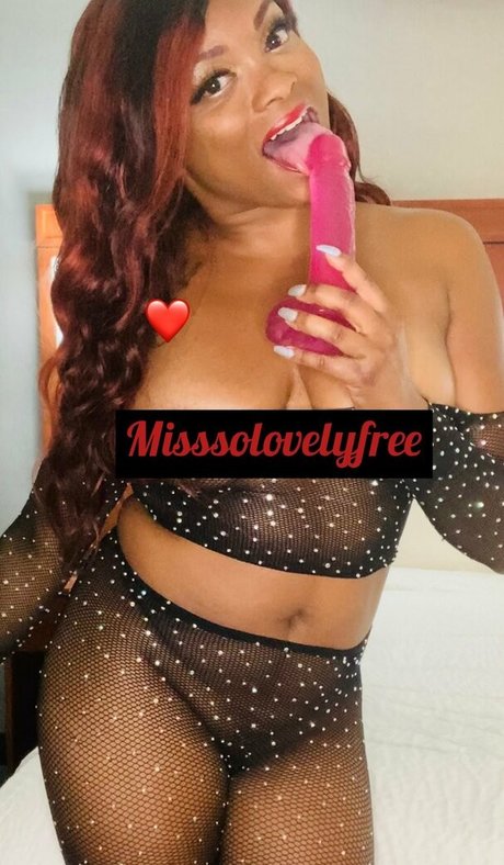 misssolovelyfree onlyfans model photos