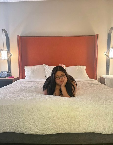 fuzzycolors naked onlyfans pics