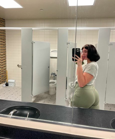 Sierraaa03 leaked only fans