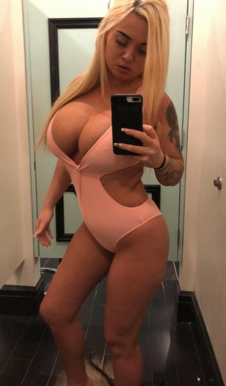 Tiffany White onlyfans leaks.