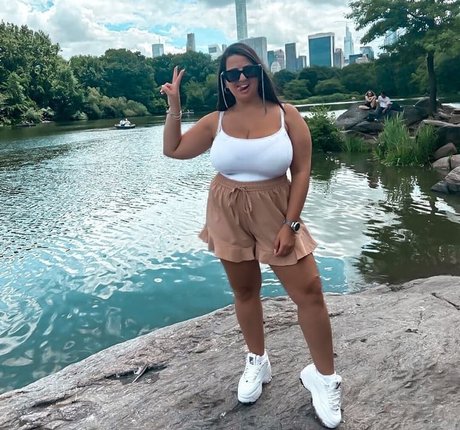 Sapir Sol onlyfans nude pics