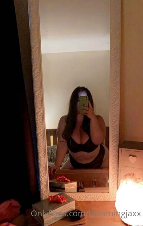 bloomingjaxx onlyfans leake