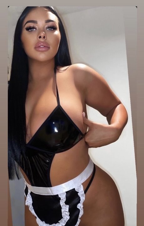 Cori Warke topless onlyfans