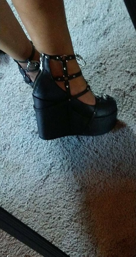 raeraejiggles onlyfans naked leak