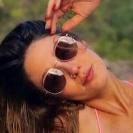 Micka Burgos onlyfans page