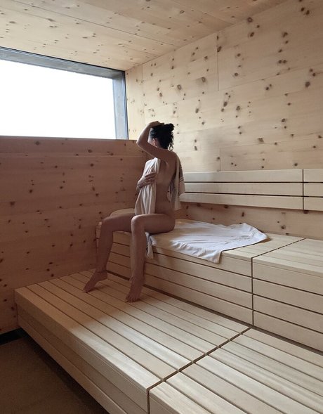 Bella Caramella onlyfans model photo