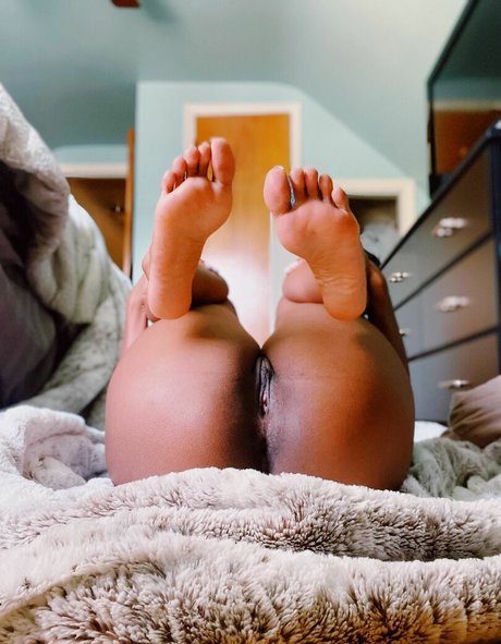 MiaMoore2000 leaked onlyfans sextape