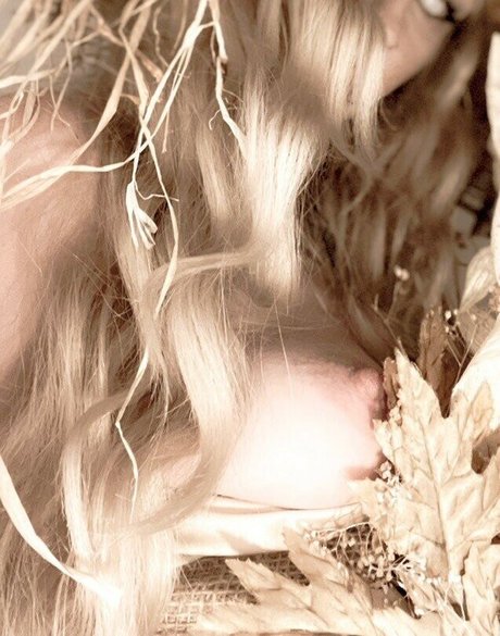 Lady Willow Wood naked onlyfans leak