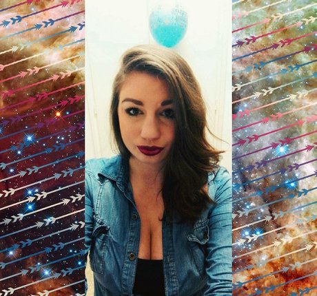 fuzyfruzsina only fans pics