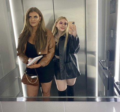 Molly Georgia Leach only fans photos