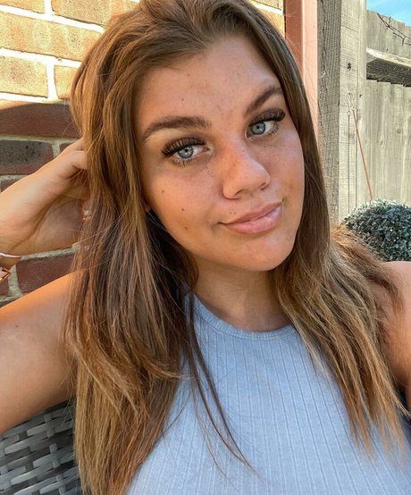 Molly Georgia Leach onlyfans content type