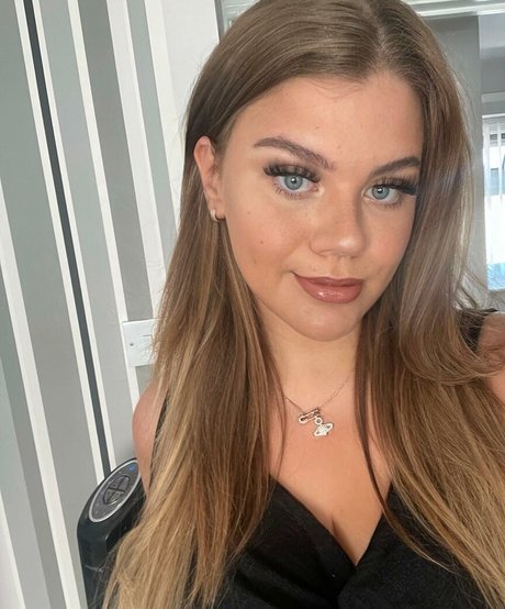 Molly Georgia Leach onlyfans content leaked