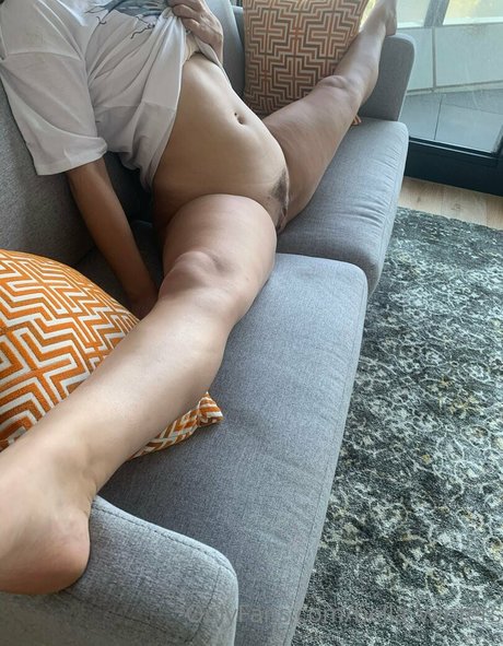 Bella Winters feet onlyfans