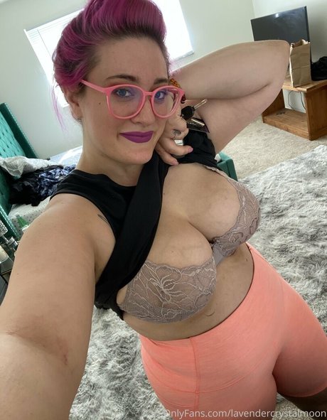 lavendercrystalmoon onlyfans nudes