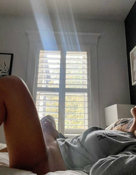 elizabethbloom yeah onlyfans model