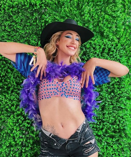 Nicole Louise free onlyfans