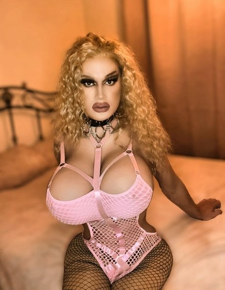 Roman Rose onlyfans nude tits