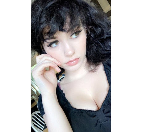 alienonearth nude onlyfans porn