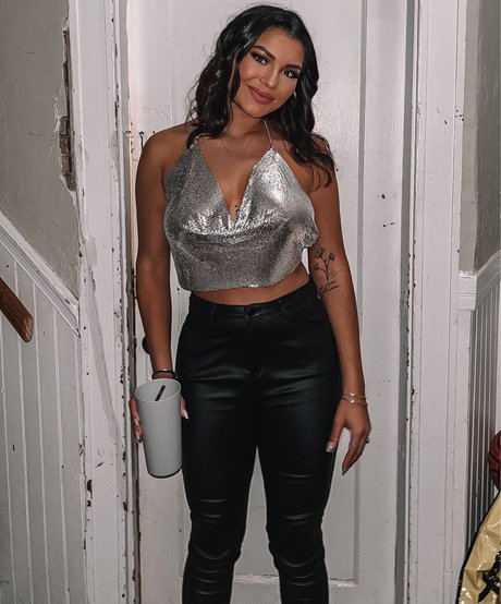 Hannah Malvone nsfw onlyfans