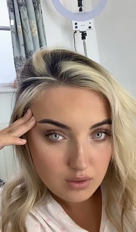 Olivia D onlyfans nude tits