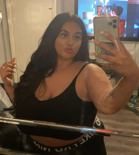 meg bxxx onlyfans pics