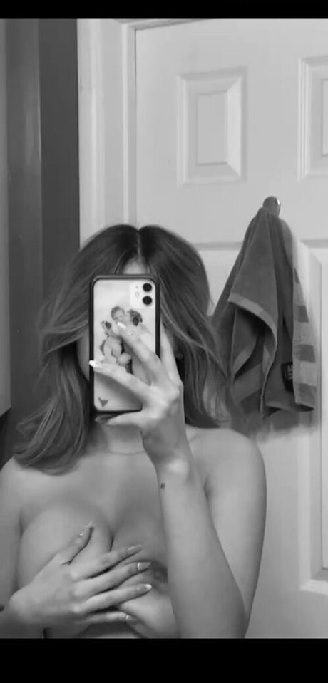 kimvuongg onlyfans pic