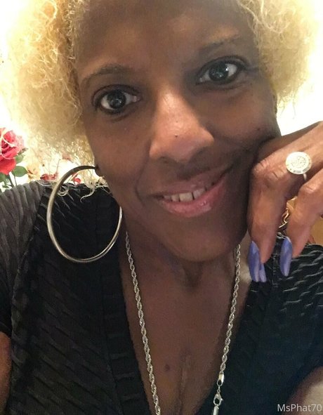 msphat70 topless onlyfans