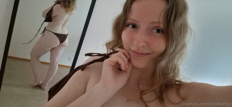 KissMyHips onlyfans leaked pics