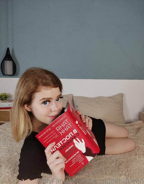 tiny model queen desnuda onlyfans