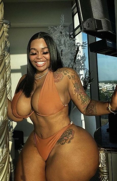 Mya Curvz onlyfans porn