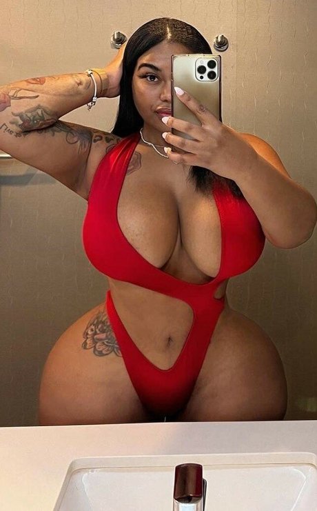 Mya Curvz hot onlyfans