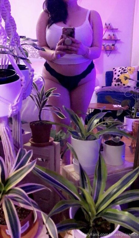 cheekyvixen85 only fans leaks