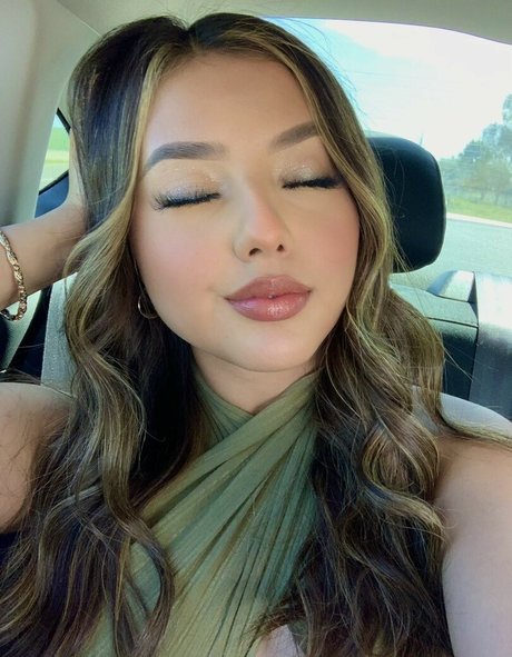 Gisselle Next Door naked on onlyfans