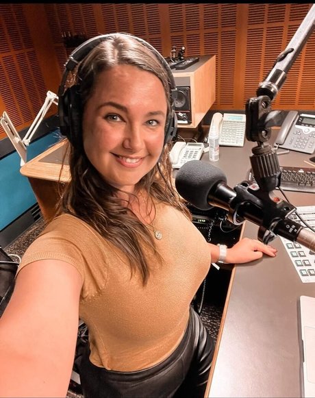 Rae Johnston onlyfans strip tease