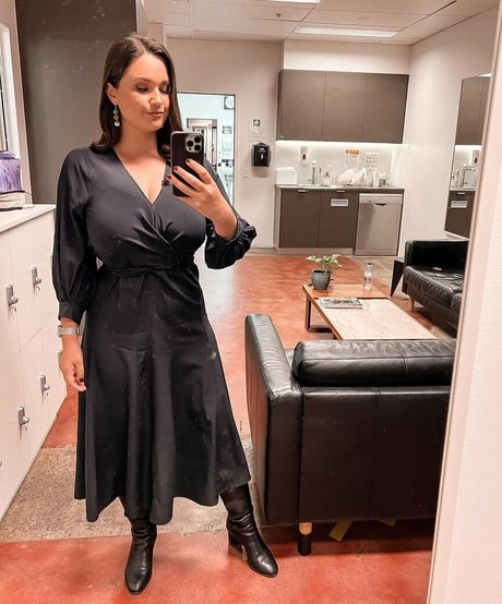 Rae Johnston onlyfans naked