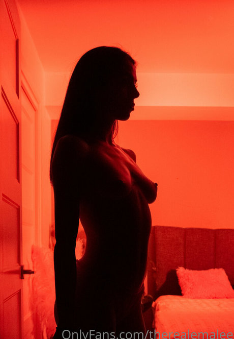 therealemalee on onlyfans