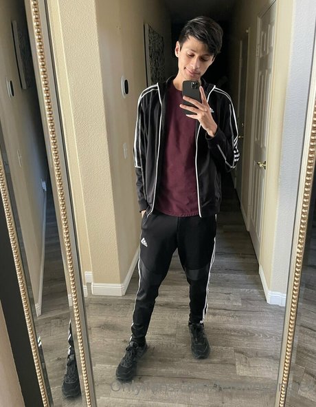 femboyangiesfeet onlyfans ass