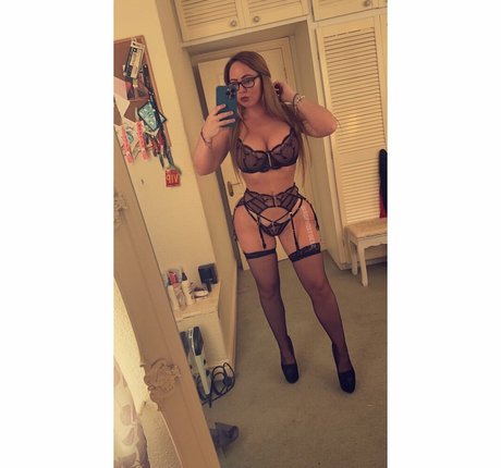 Sophie Defoe onlyfans ass