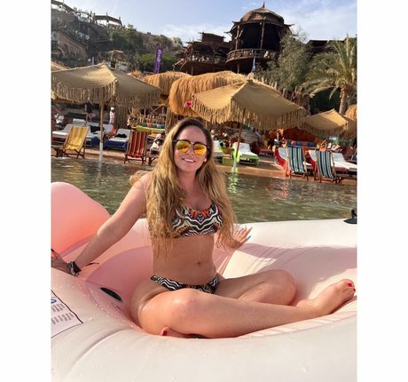 Sophie Defoe onlyfans naked leak