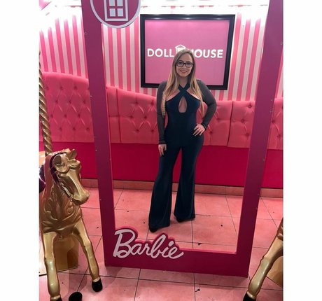 Sophie Defoe onlyfans nudes porn