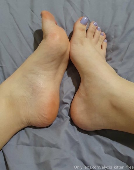 alyxis kitten free onlyfans tits