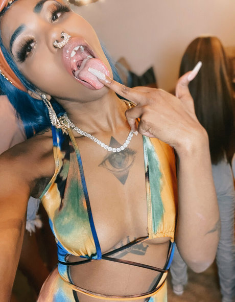 niiathefreak leaked onlyfans free