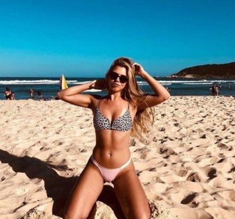 ssbbw onlyfans free naked self-portrait