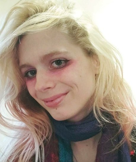 RainieBun onlyfans topless