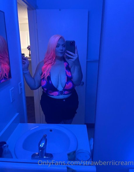 strawberriicream only fans sex